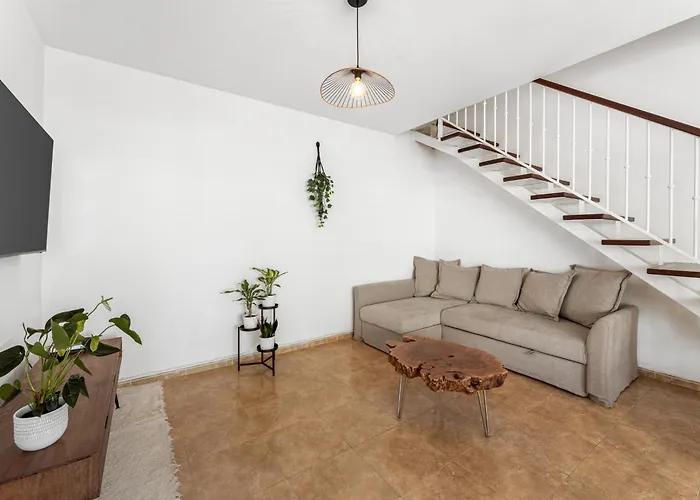 Home2book Delightful Duplex By The Coast