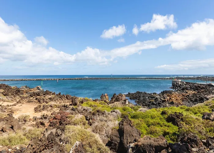 Home2book Delightful Duplex By The Coast *