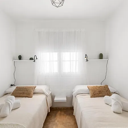 Home2book Delightful Duplex By The Coast *